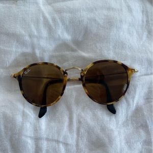 Round Ray Ban Tortoise Sunglasses